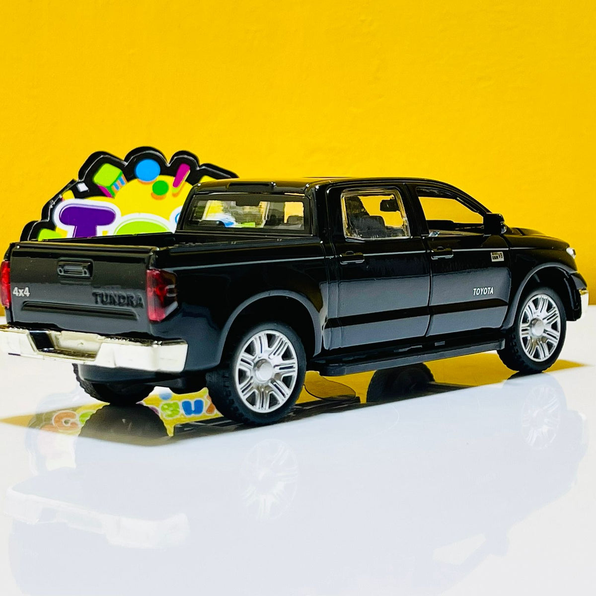 1:32 Diecast Toyota Tundra