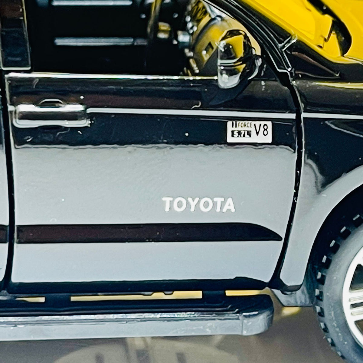 1:32 Diecast Toyota Tundra