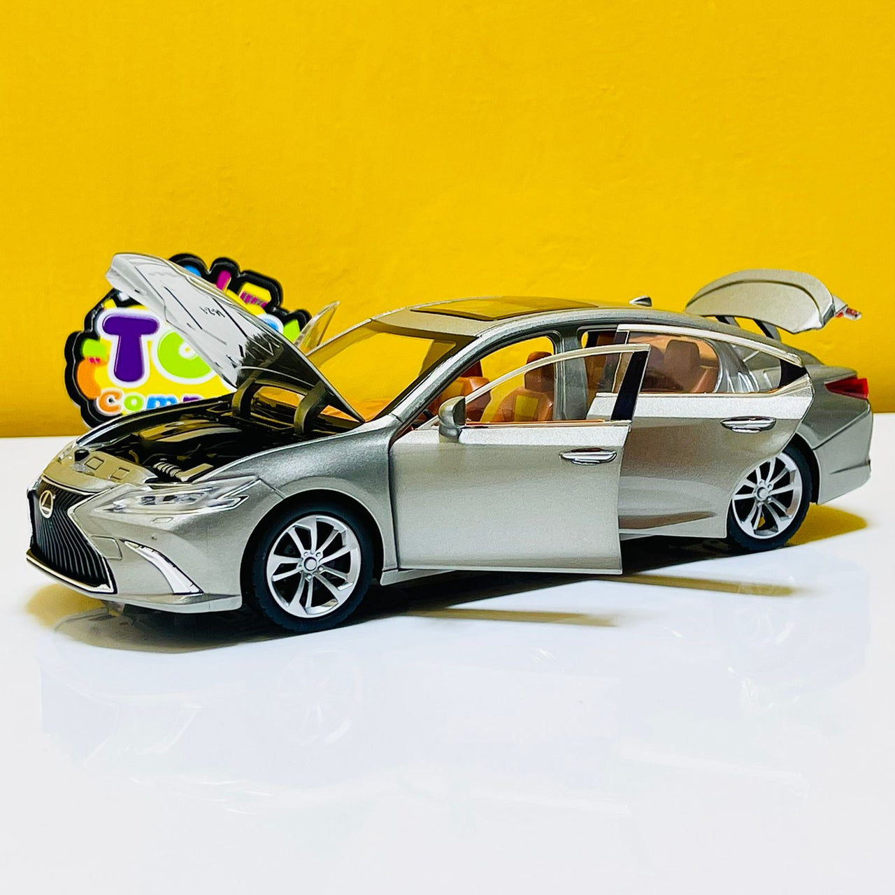 1:24 Diecast Lexus ES 300