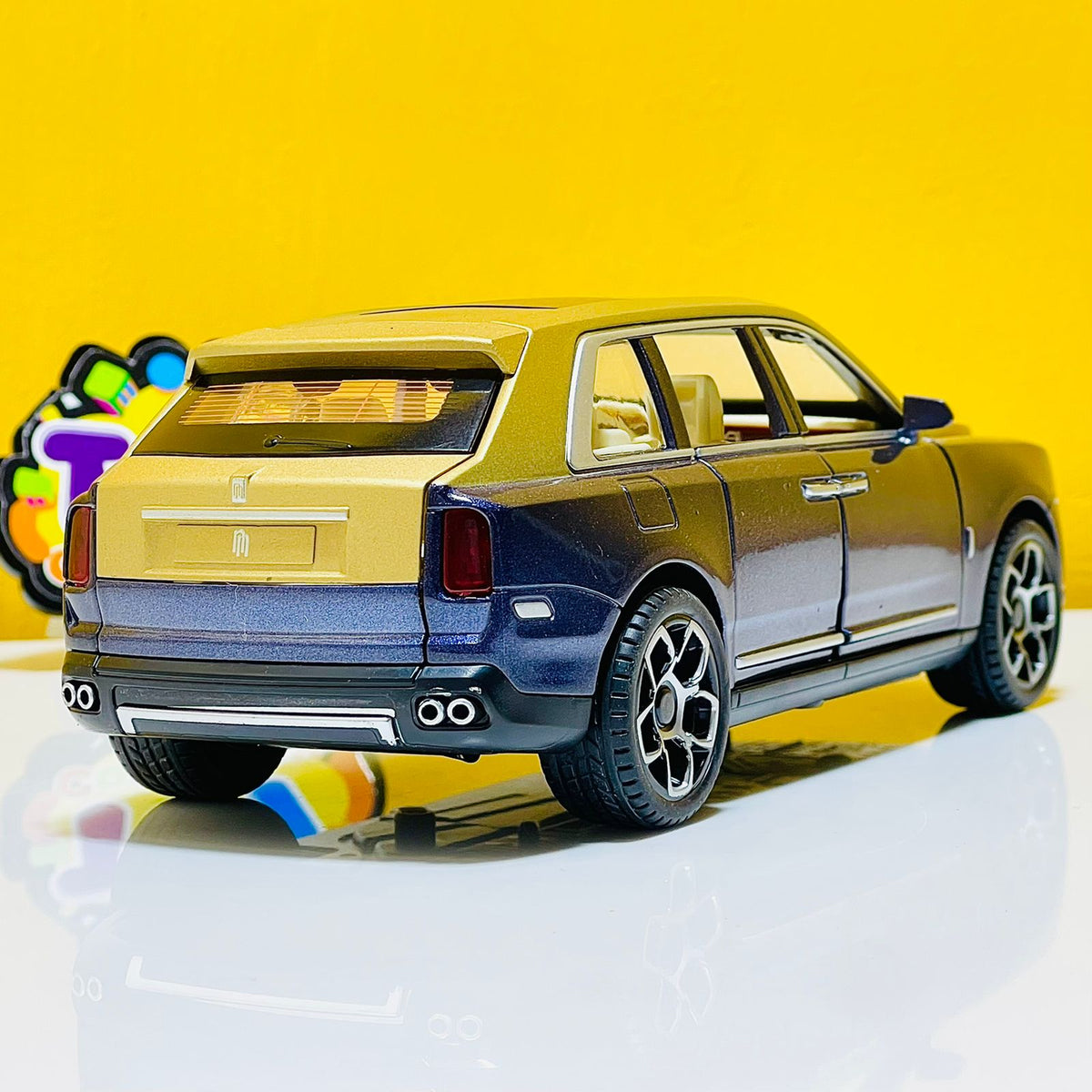 1:24 Diecast Rolls Royce Cullinan Mansory