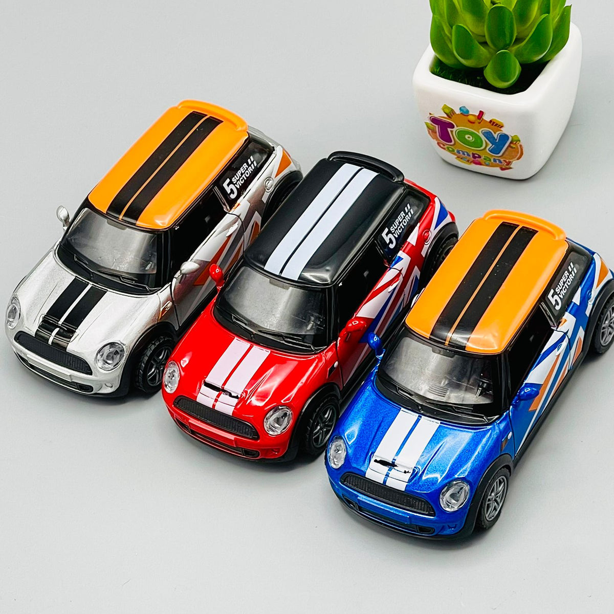 1:32 Scale Diecast Mini Cooper with Openable Doors