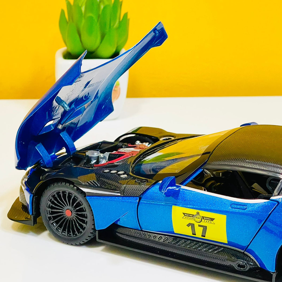 1:22 Scale Diecast Aston Martin Vulcan