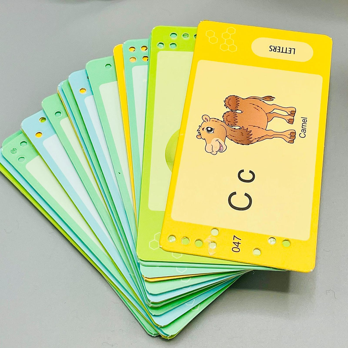 Packing list: 1 x educational toy flashcards Batteries are not included