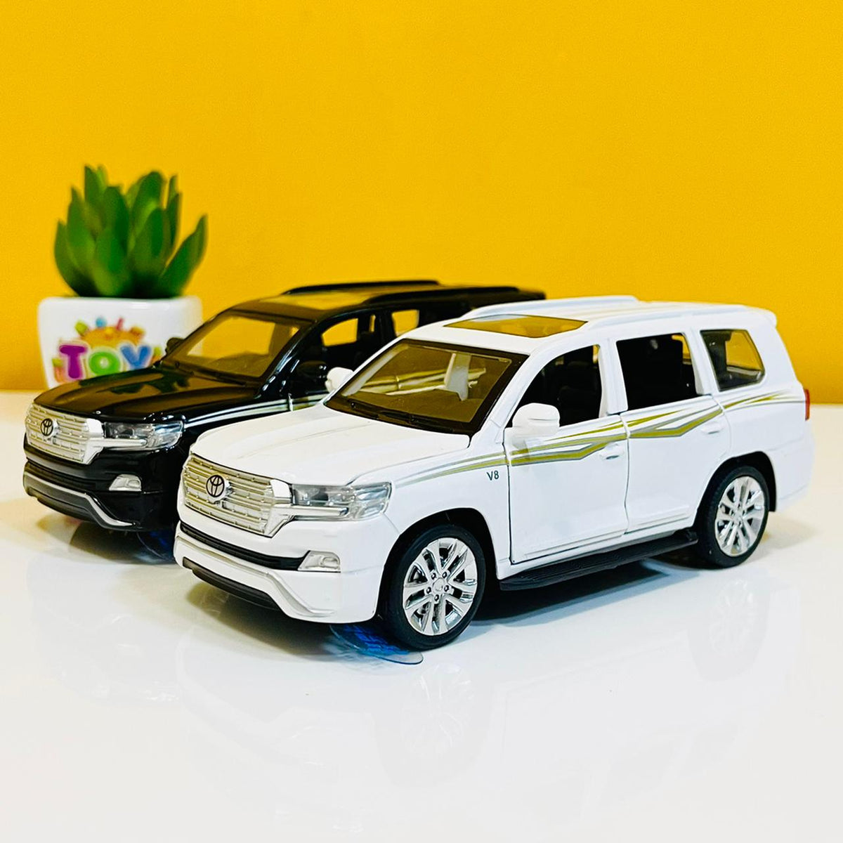 1:32 Scale Diecast Land Cruiser V8