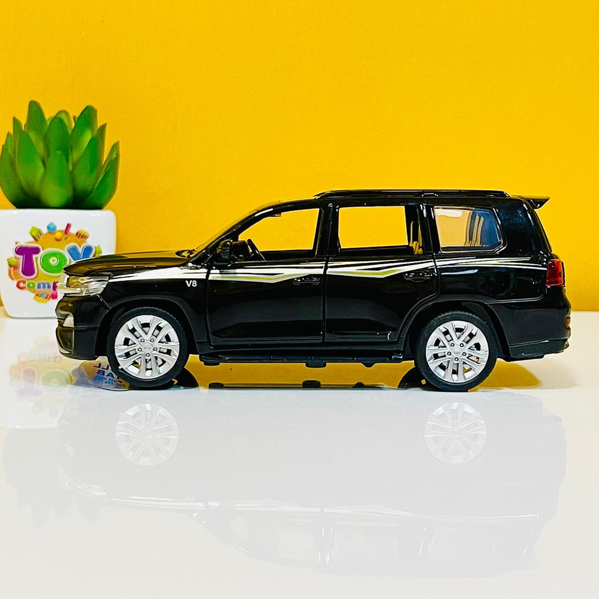 1:32 Scale Diecast Land Cruiser V8