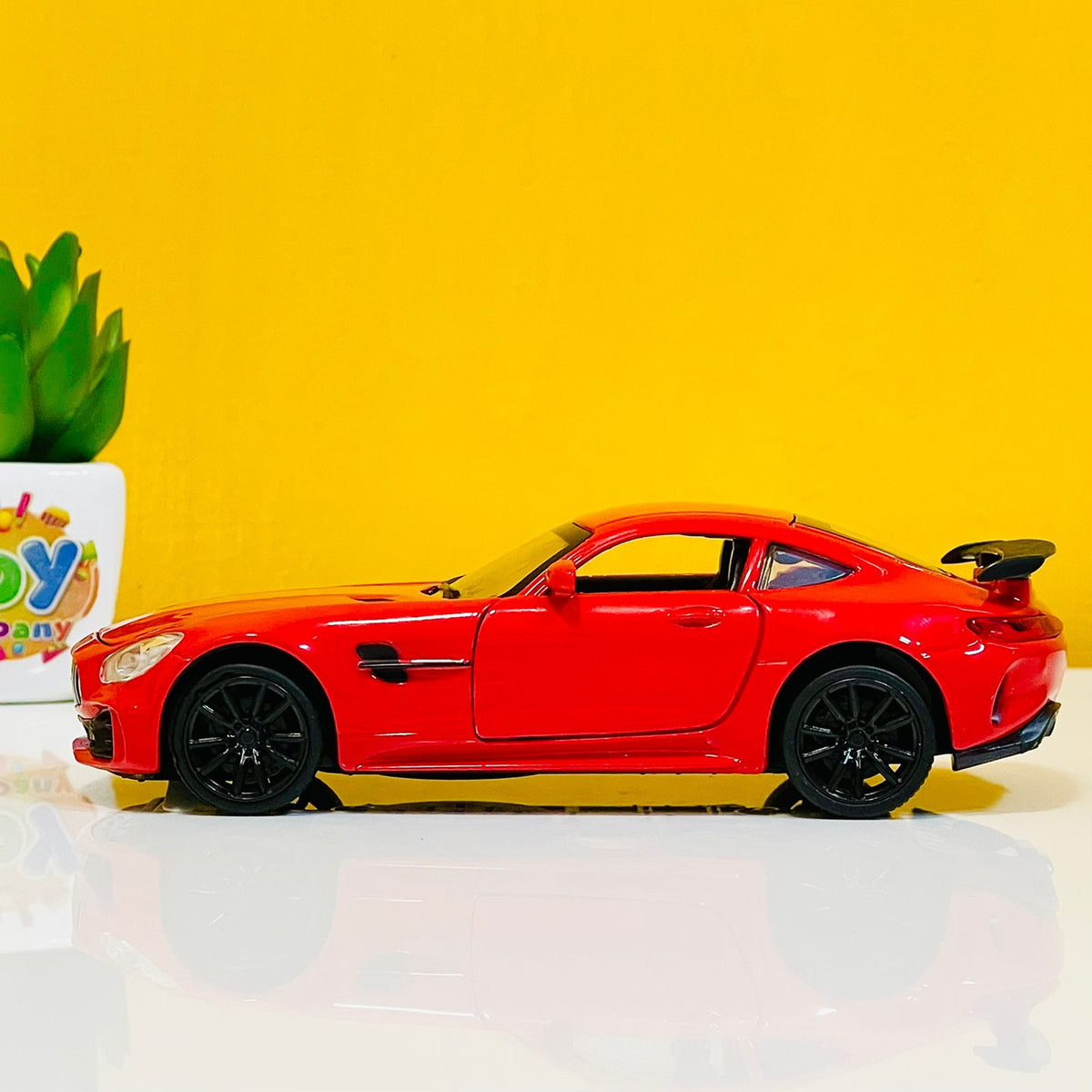 1:32 Scale Diecast Mercedes Benz AMG GTR