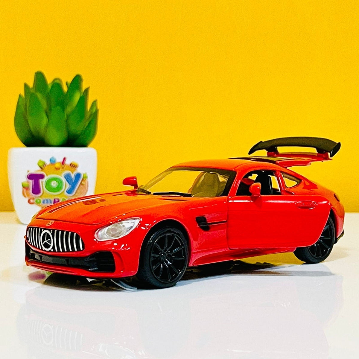 1:32 Scale Diecast Mercedes Benz AMG GTR