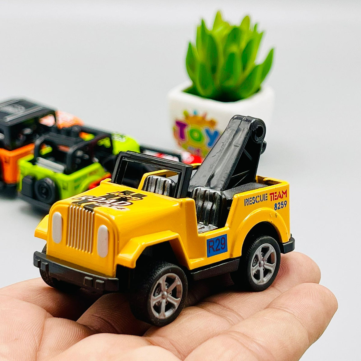 Miniature Metal Jeep Safari Pull Back Car