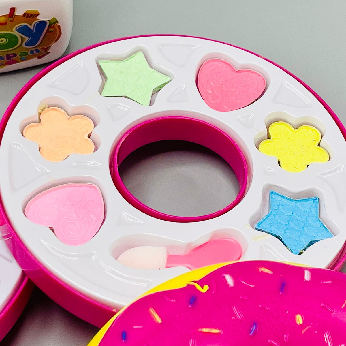 Donut Shaped Makeup Set