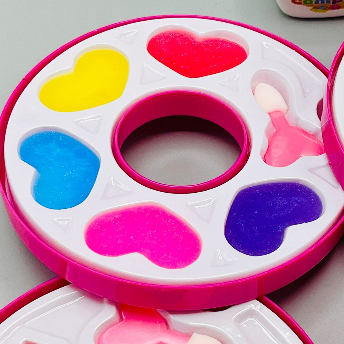 Donut Shaped Makeup Set