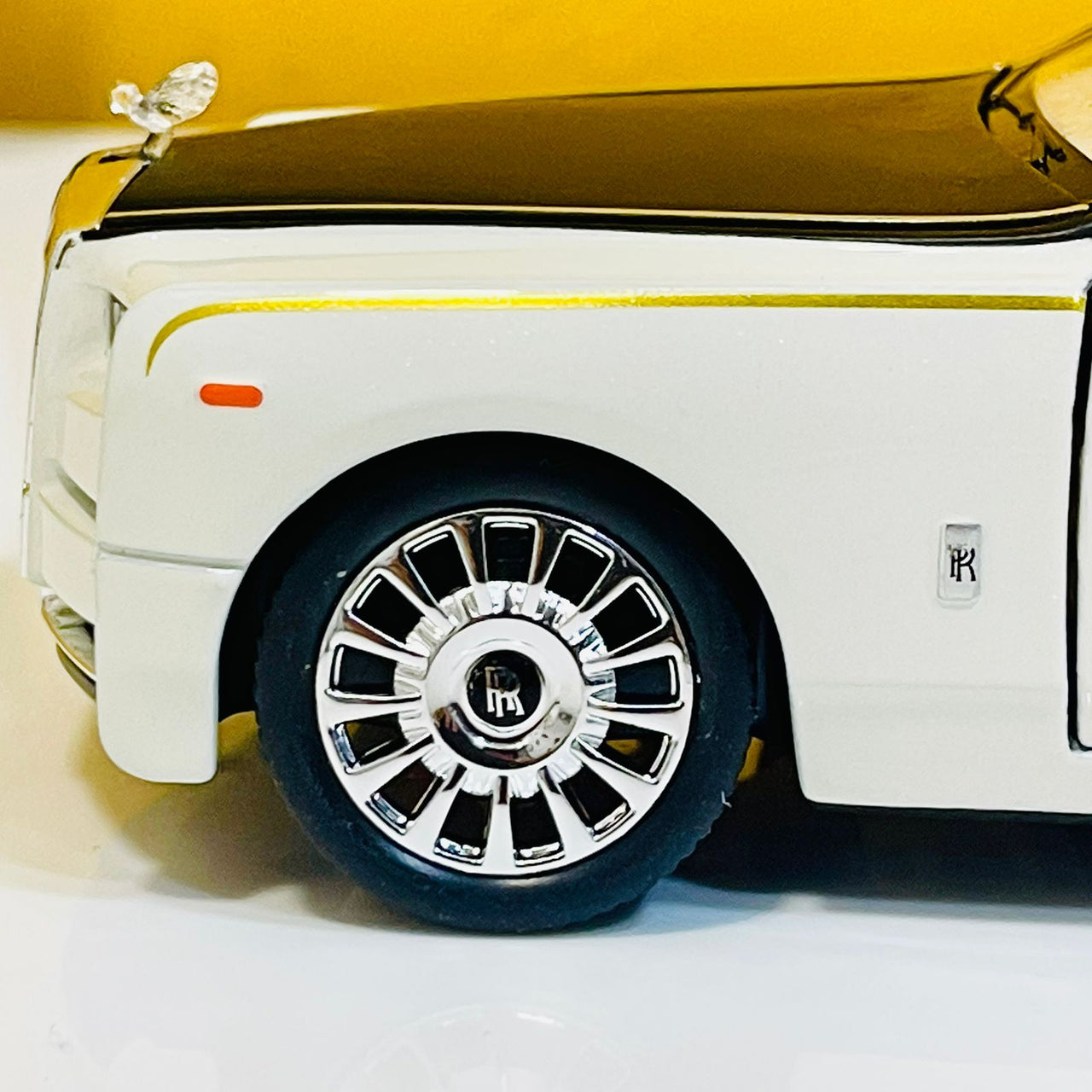 1:24 Scale Diecast Rolls Royce Phantom Mansory