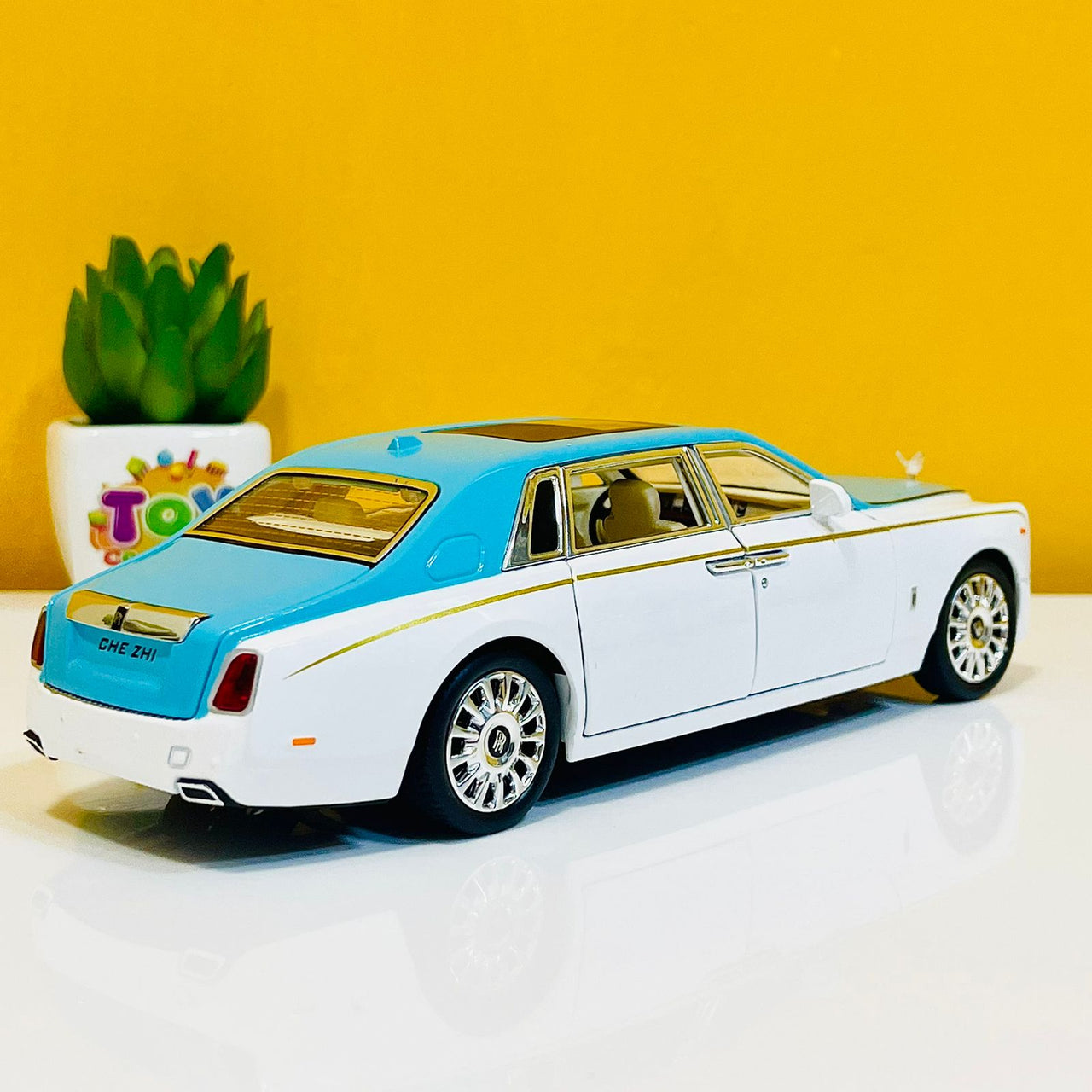 1:24 Scale Diecast Rolls Royce Phantom Mansory