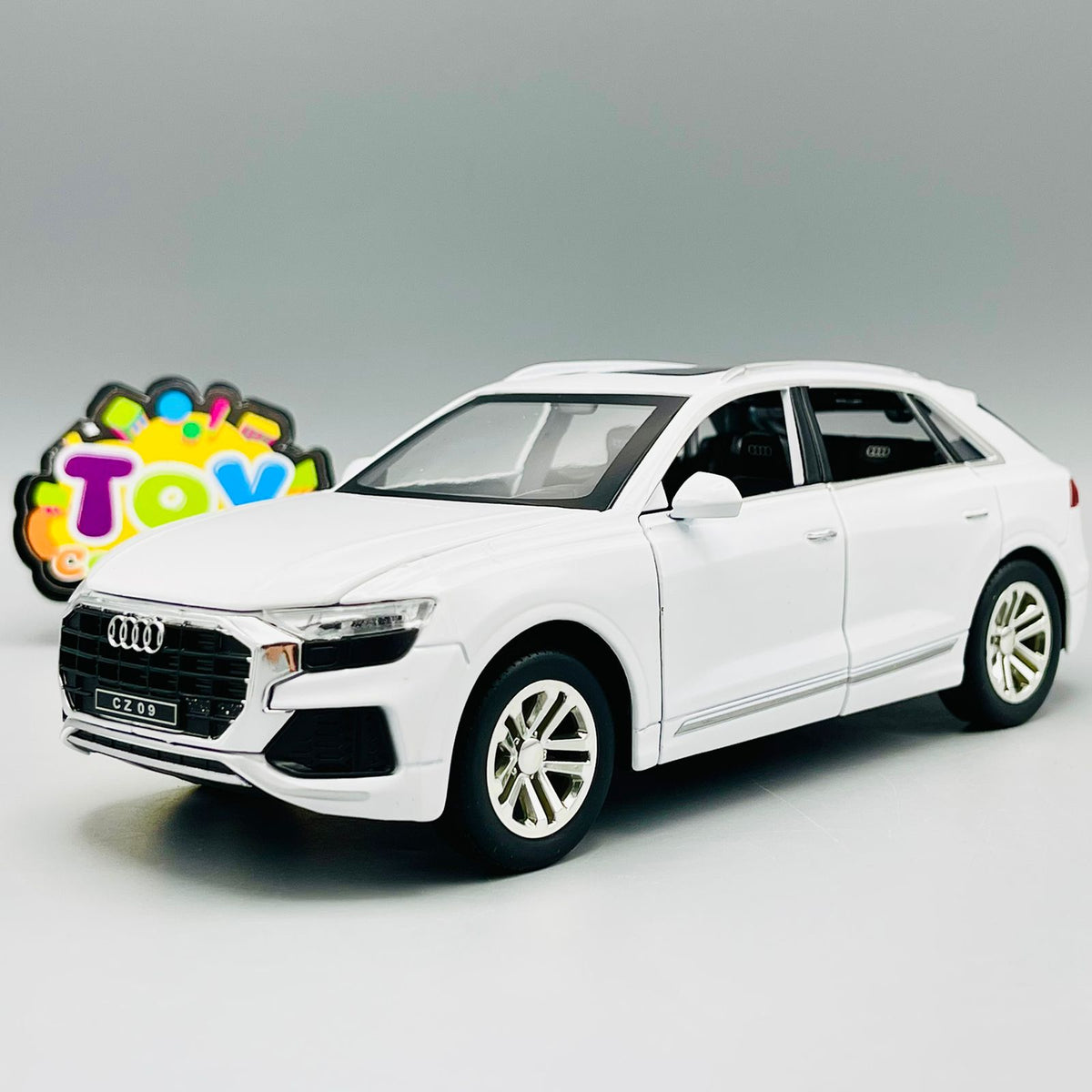1:24 Scale Diecast Audi Q8