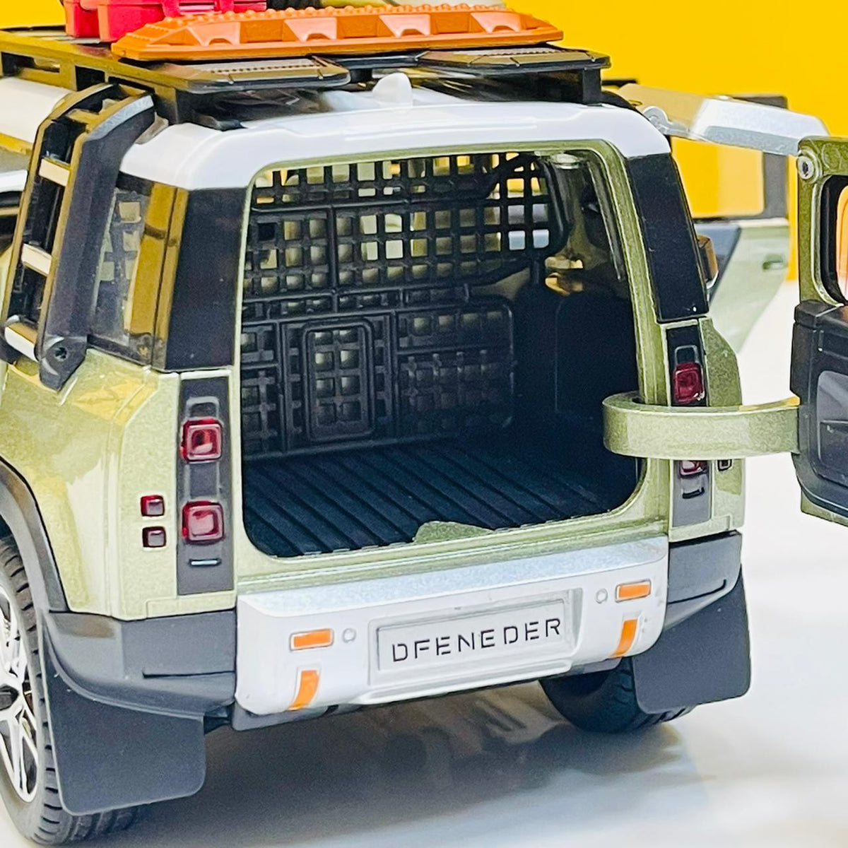 1:24 Diecast Off Road Land Rover Defender
