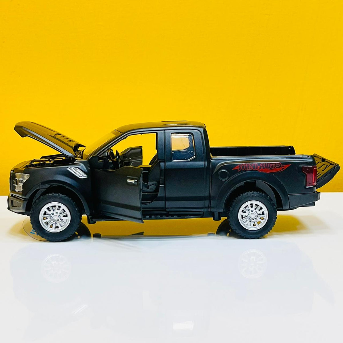 1:32 Diecast Ford F150 Pickup Truck