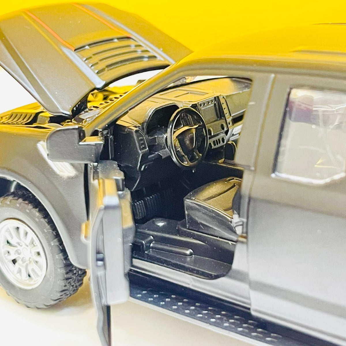 1:32 Diecast Ford F150 Pickup Truck