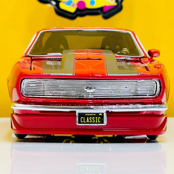 Maisto 1/24 Diecast 1968 Muscle Z/28 Chvrolet Camaro