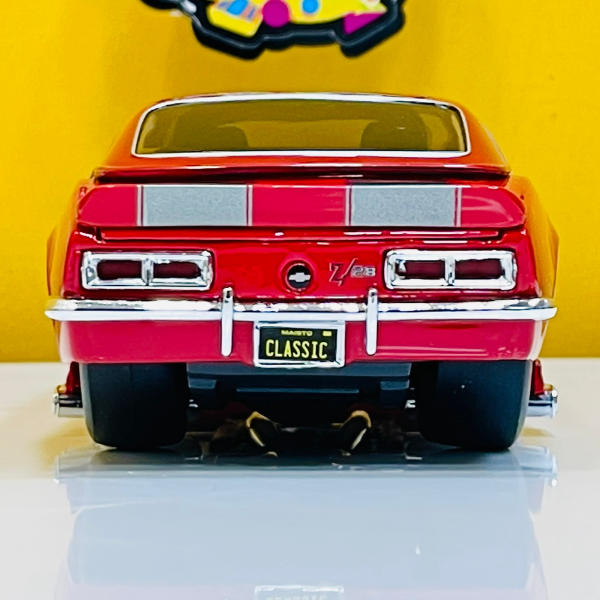 Maisto 1/24 Diecast 1968 Muscle Z/28 Chvrolet Camaro