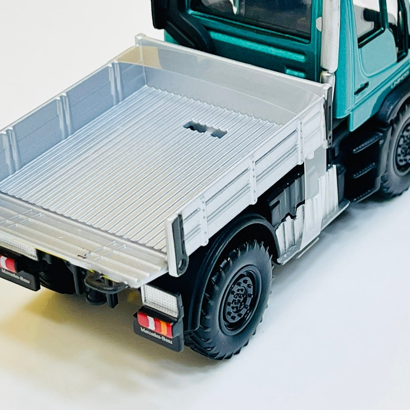 Maisto Diecast 1:36 Mercedes Benz Unimog Dump Truck