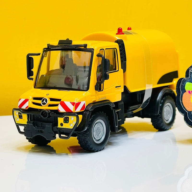 Maisto Diecast 1:36 Mercedes Benz Road Sweeper