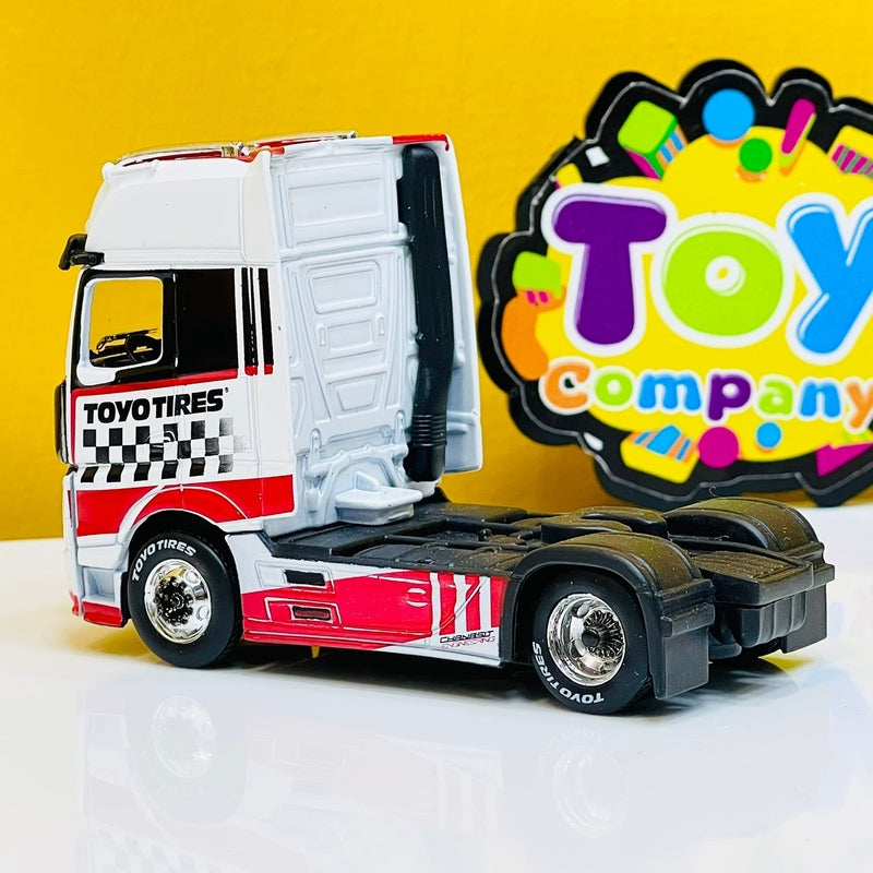 Maisto Diecast 1:64 Mercedes Benz Truck