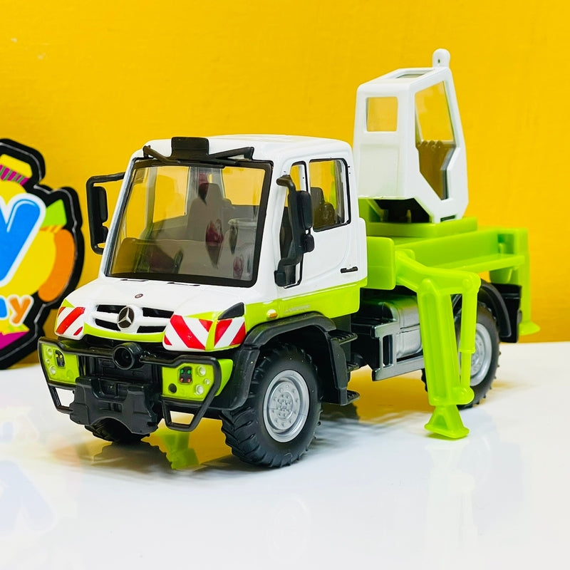 Maisto Diecast 1:36 Mercedes Benz Unimog Truck Crane