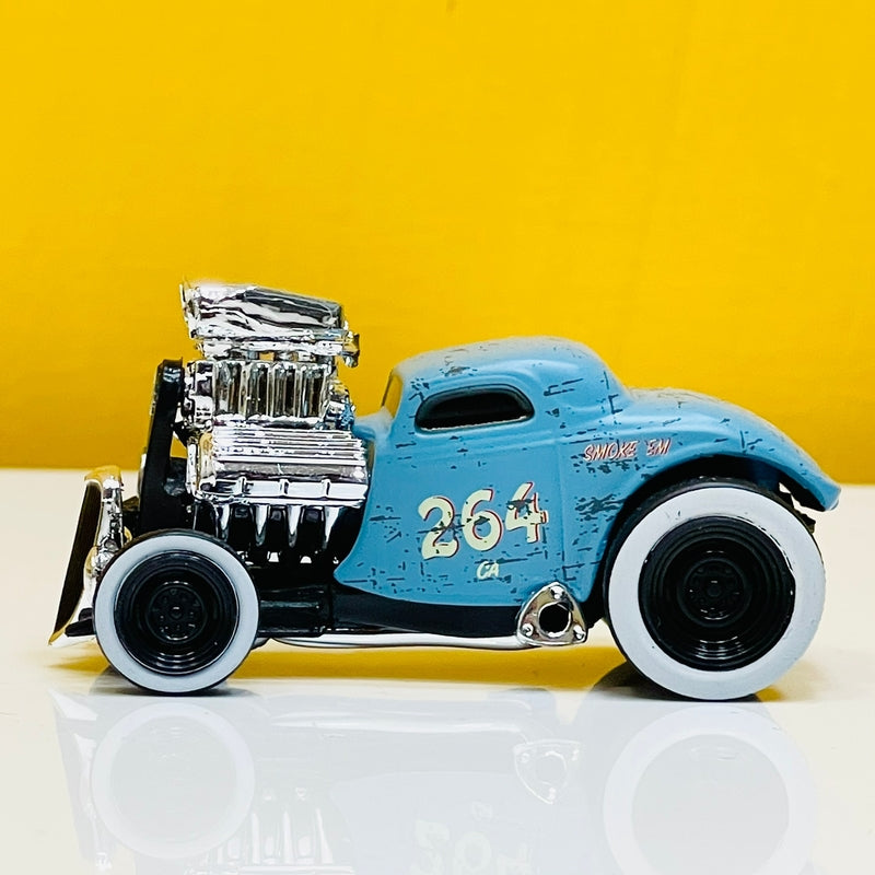 Maisto Diecast 1950 Ford Flatbed with 1933 Ford Coupe