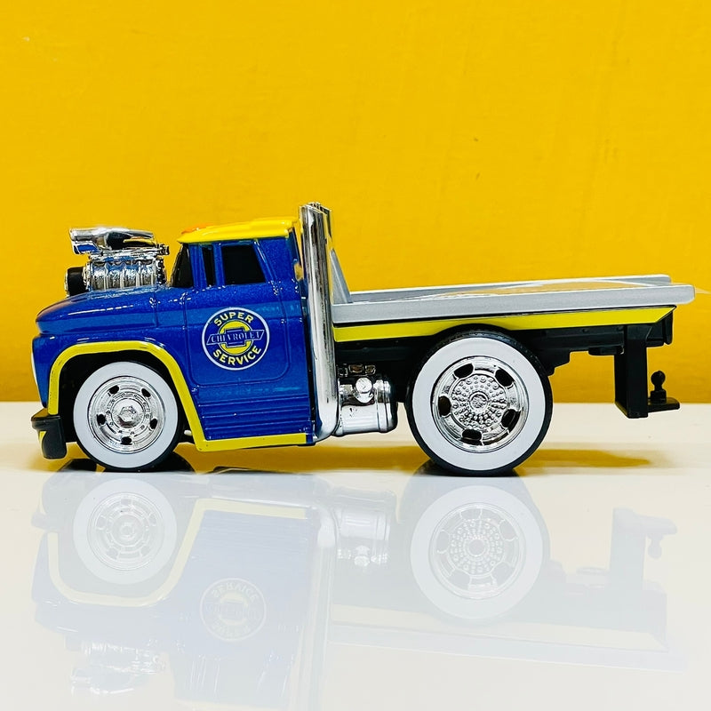 Maisto Diecast 1966 Chevrolet Flatbed with 1969 Chevelle SS