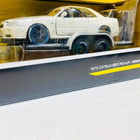 Maisto 1973 Datsun 620 Pickup with Nissan Skyline R34 & Trailer Set