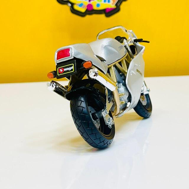 Bburago 1:18 Diecast Ducati Supersport 900