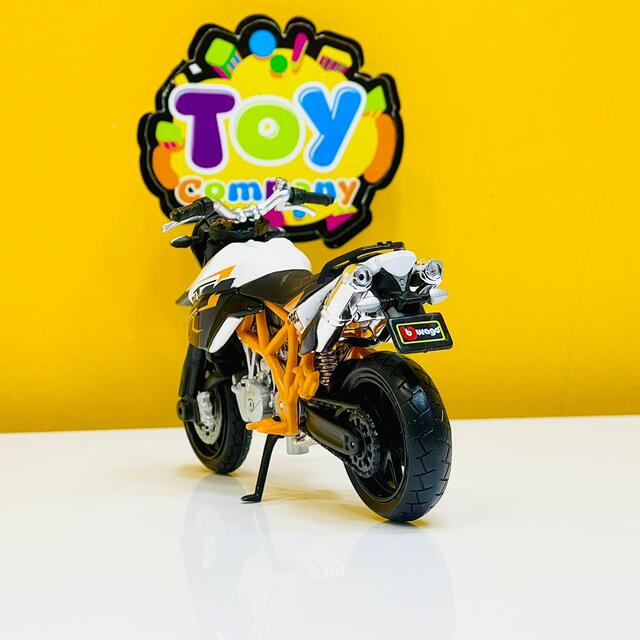 Bburago 1:18 Diecast KTM 990 Supermoto R