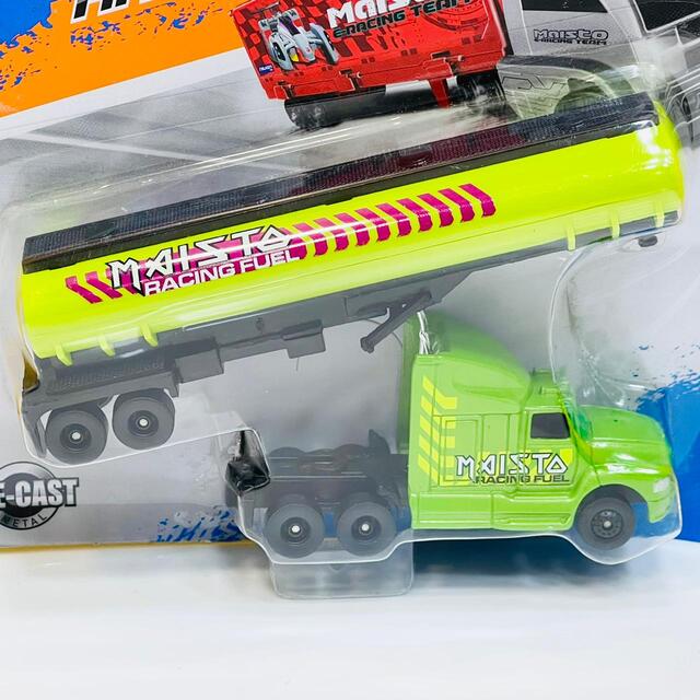 Maisto Diecast Fuel Tank Highway Hauler