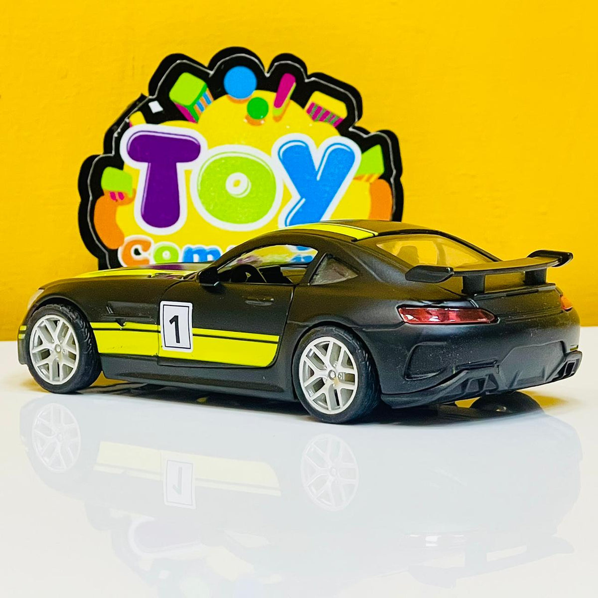 1:32 Scale Diecast Mercedes Benz AMG GTR