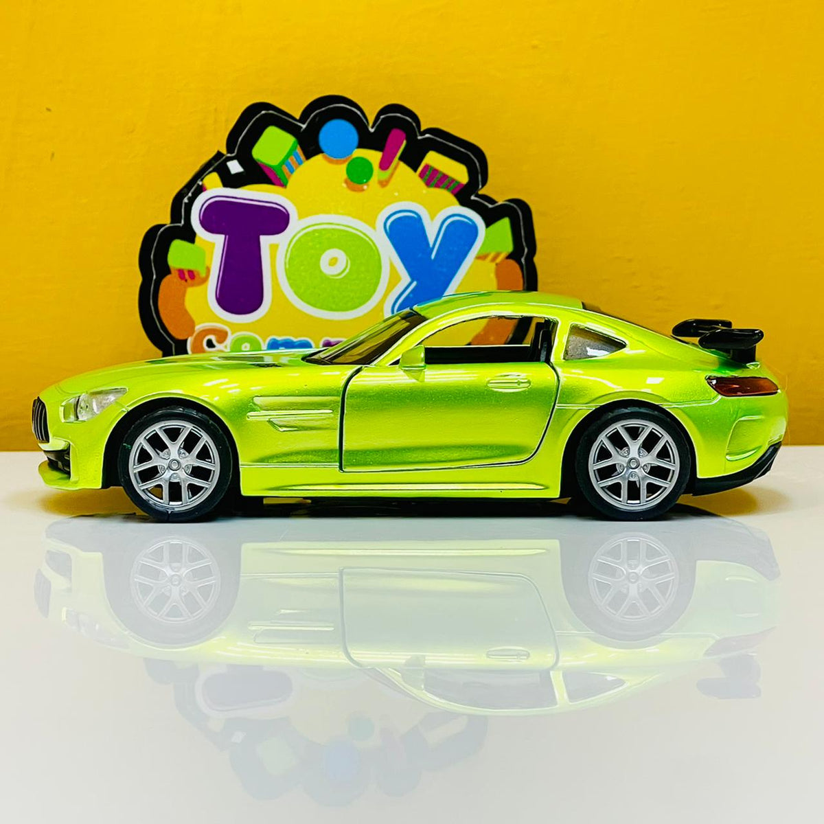 1:32 Scale Diecast Mercedes Benz AMG GTR