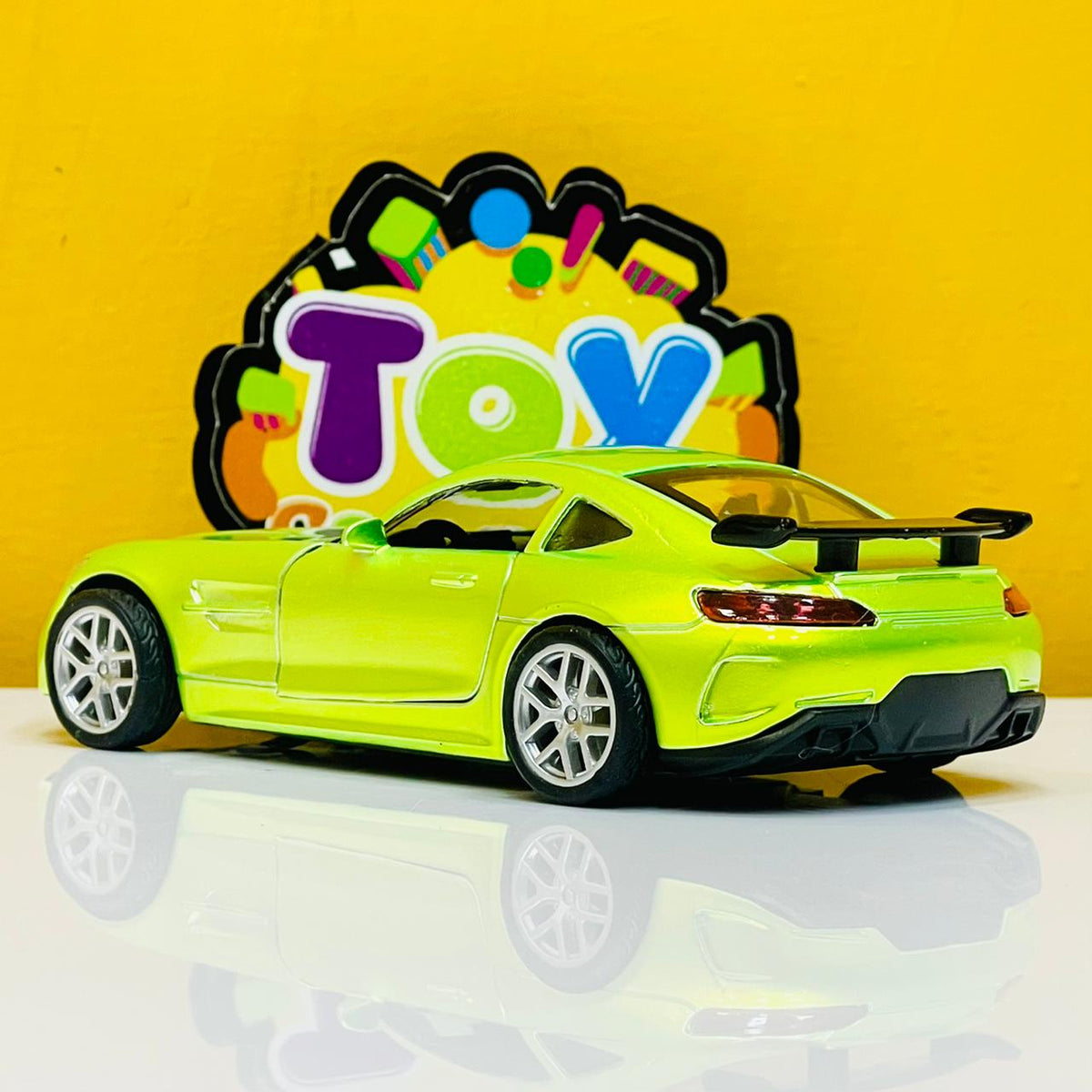 1:32 Scale Diecast Mercedes Benz AMG GTR