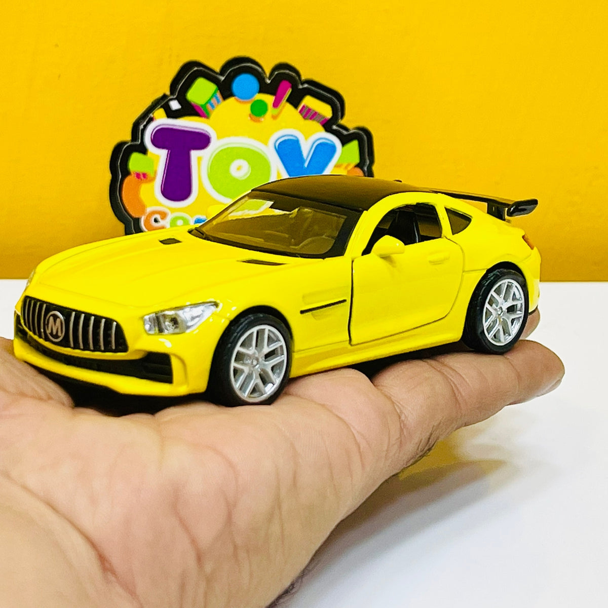 1:32 Scale Diecast Mercedes Benz AMG GTR