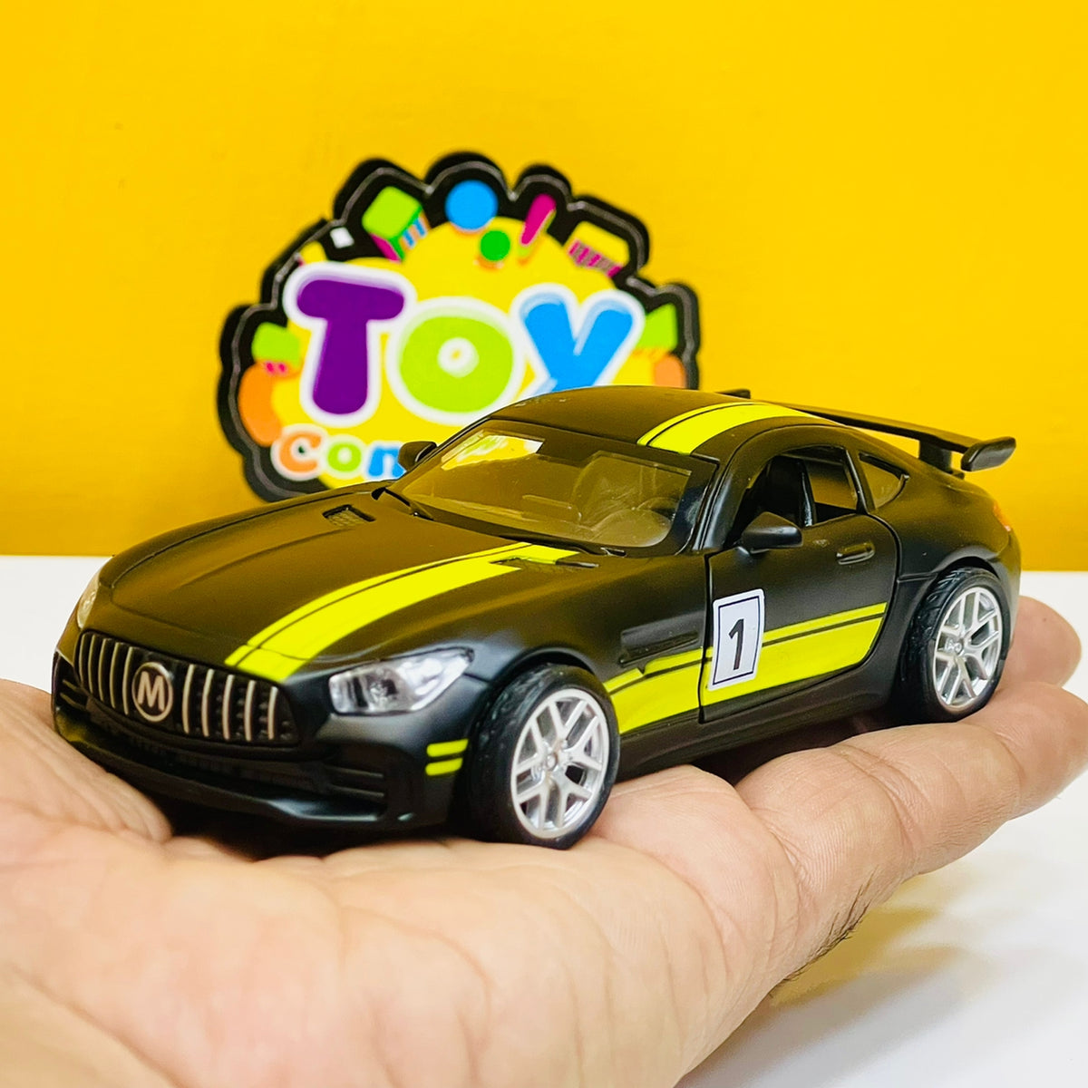 1:32 Scale Diecast Mercedes Benz AMG GTR
