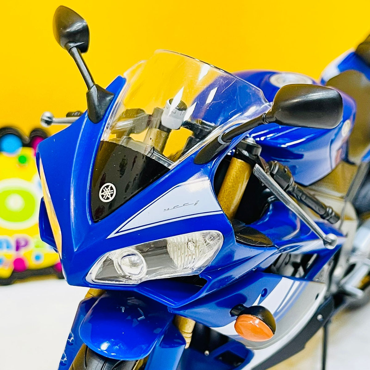 1:10 Diecast Yamaha YZF R1 by Welly - Licensed Model