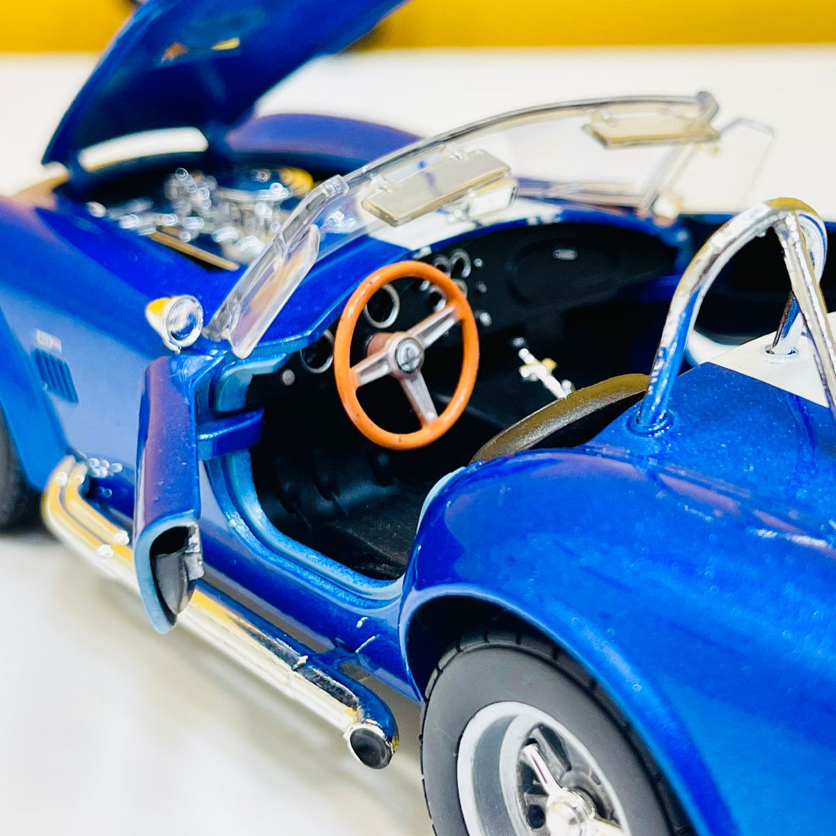 1:24 1965 Shelby Cobra 427 S/C by WELLY