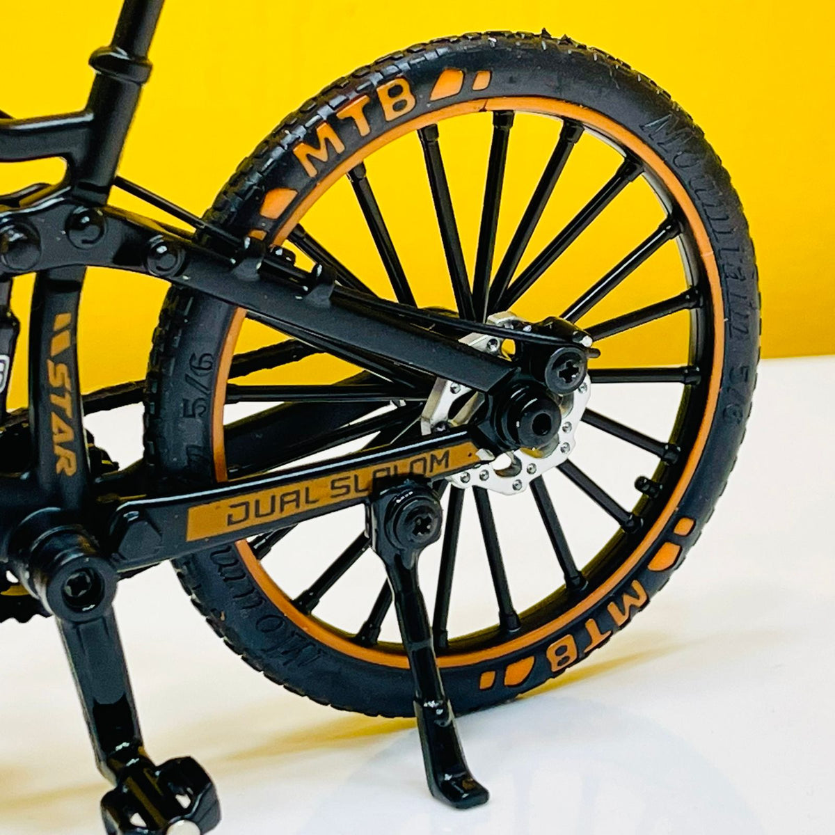 1:10 Scale Racing Diecast Metal Bicycle
