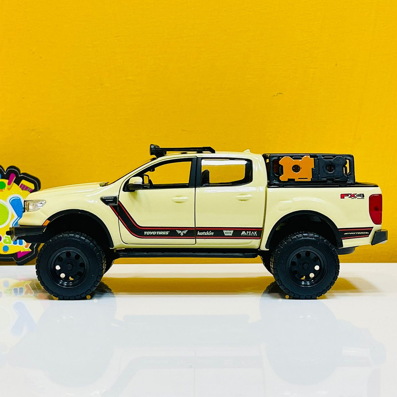 Maisto 1:27 Diecast 2019 Ford Ranger Lariat FX4 Pickup Truck