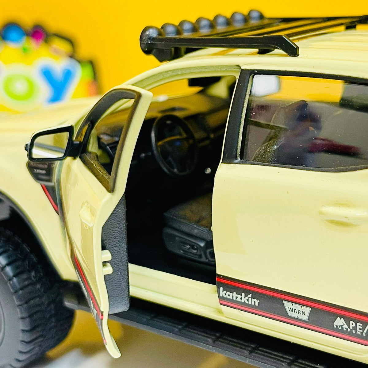 Maisto 1:27 Diecast 2019 Ford Ranger Lariat FX4 Pickup Truck