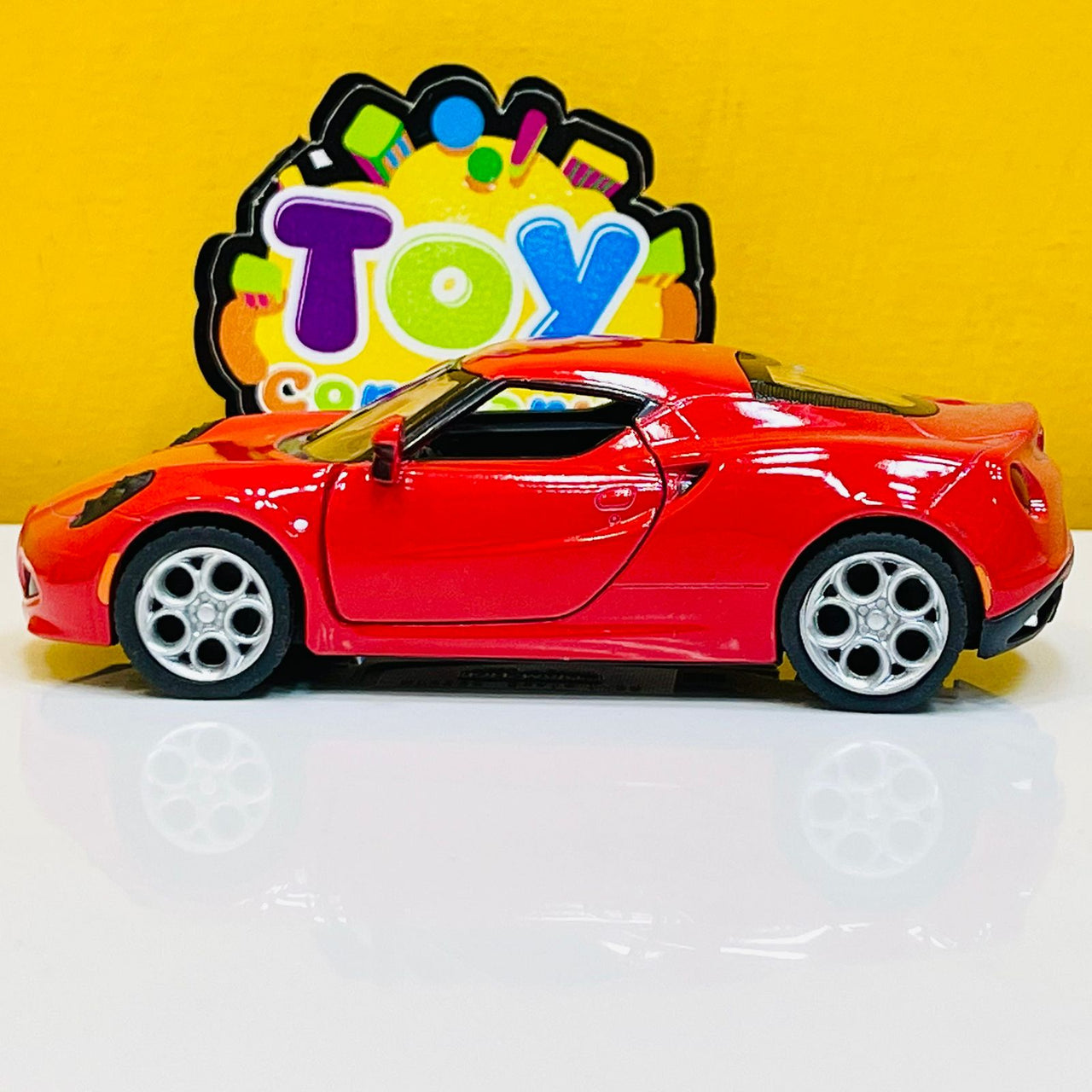 Kinsmart Alfa Romeo 4C Model Car