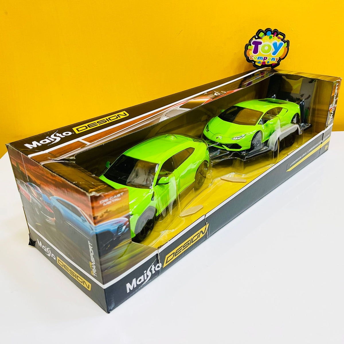 Maisto 1:24 Lamborghini Urus with Lamborghini Huracan on Trailer