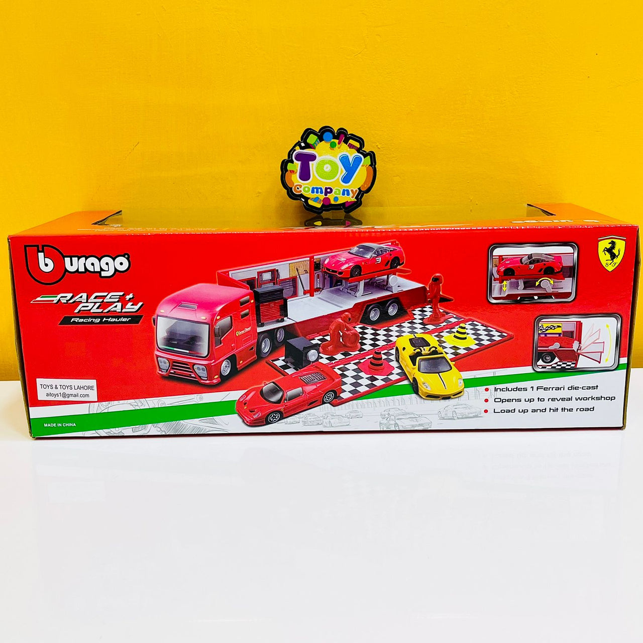 Bburago Race & Play Ferrari Hauler