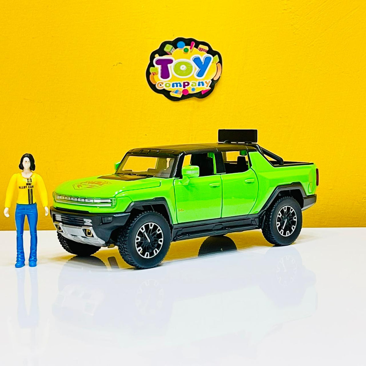 1:32 Diecast Hard Top Hummer EV Pickup Truck with Miniature