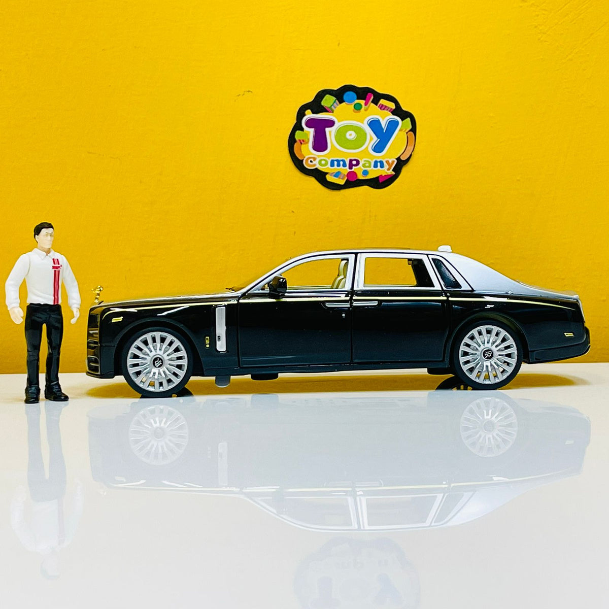 1:32 Diecast Metal Rolls Royce Phantom with a Minature