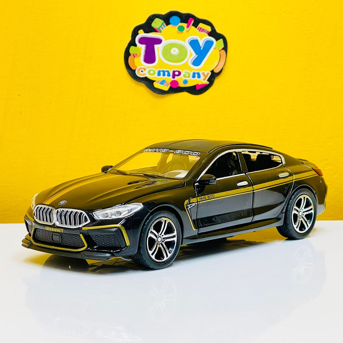 1:32 MANHART Diecast BMW M8 - Printed