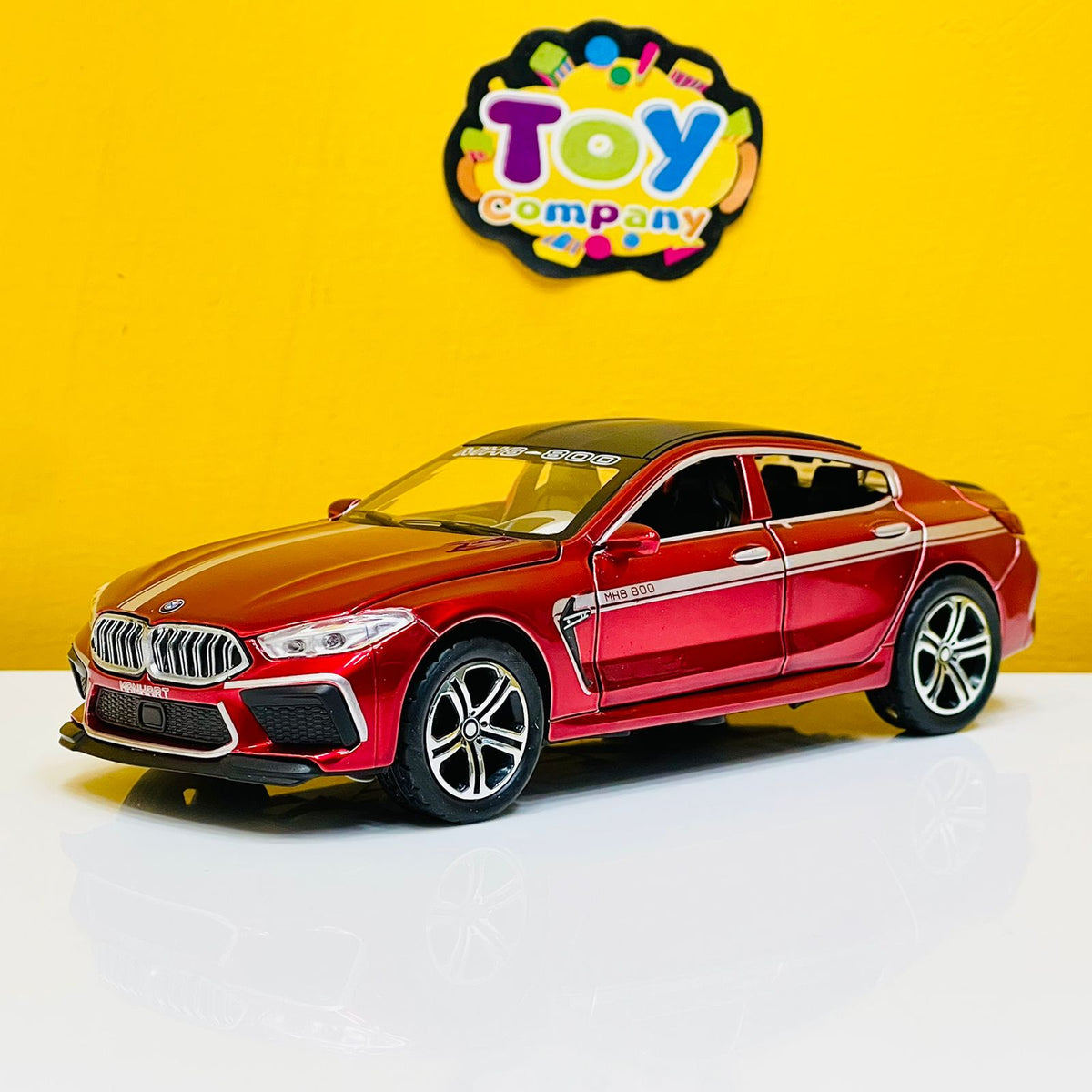 1:32 MANHART Diecast BMW M8 - Printed