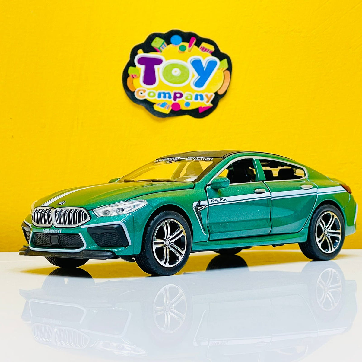 1:32 MANHART Diecast BMW M8 - Printed